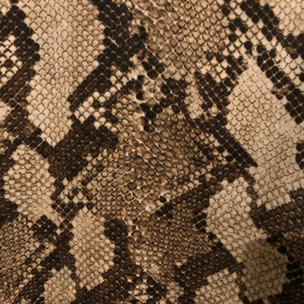BUNDLE: 2 H&M Tops - Picture 3 of 5